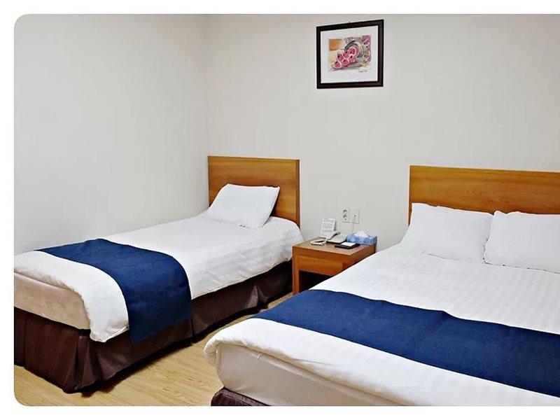 Jeju Parkside Tourist Hotel Buitenkant foto