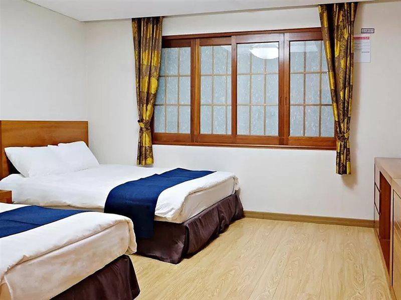 Jeju Parkside Tourist Hotel Buitenkant foto