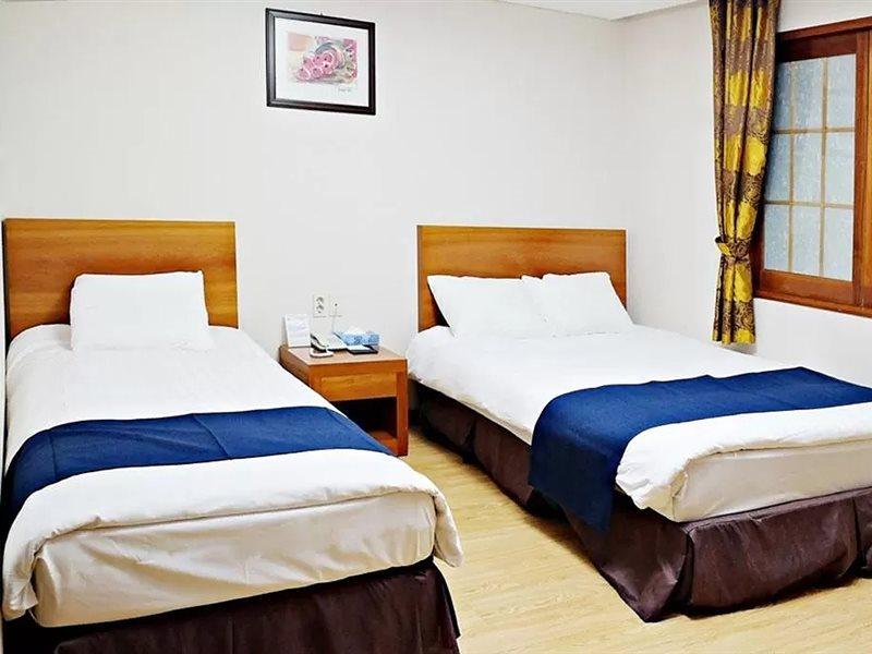 Jeju Parkside Tourist Hotel Buitenkant foto
