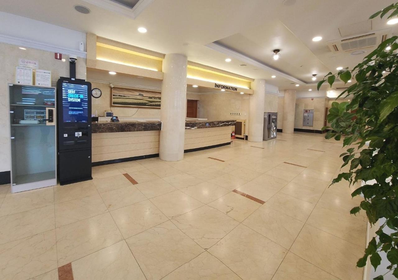 Jeju Parkside Tourist Hotel Buitenkant foto