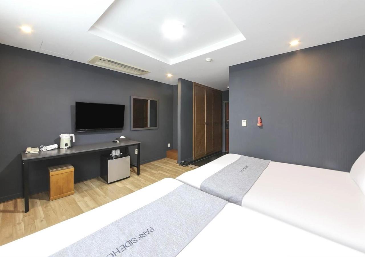 Jeju Parkside Tourist Hotel Buitenkant foto