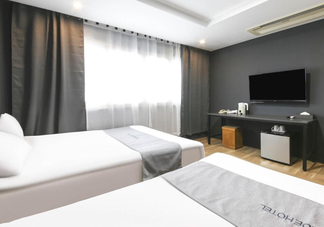 Jeju Parkside Tourist Hotel Buitenkant foto